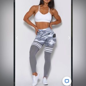 Bombshell Sportswear size xsmall Camo Leggings